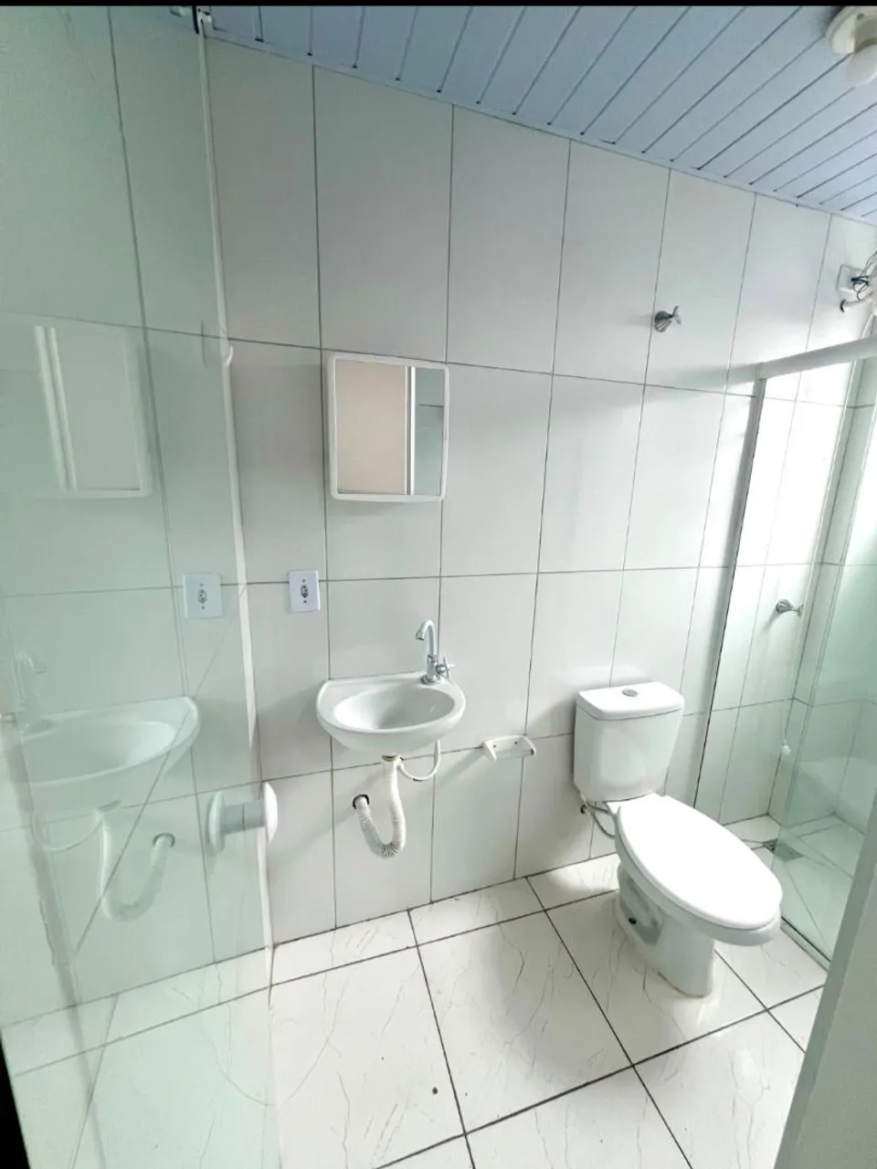 Furnished studio flat with 1 bedroom and gas kitchenette — photo 6