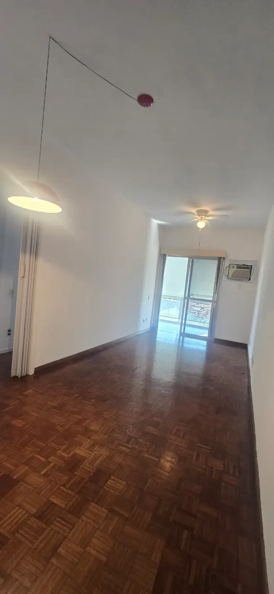 Wood or laminate floors in a one-bedroom apartment, 55 m² — photo 7