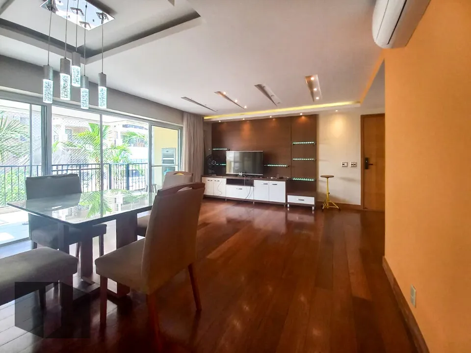Furnished 3-bedroom apartment with 3 baths and balcony — photo 14