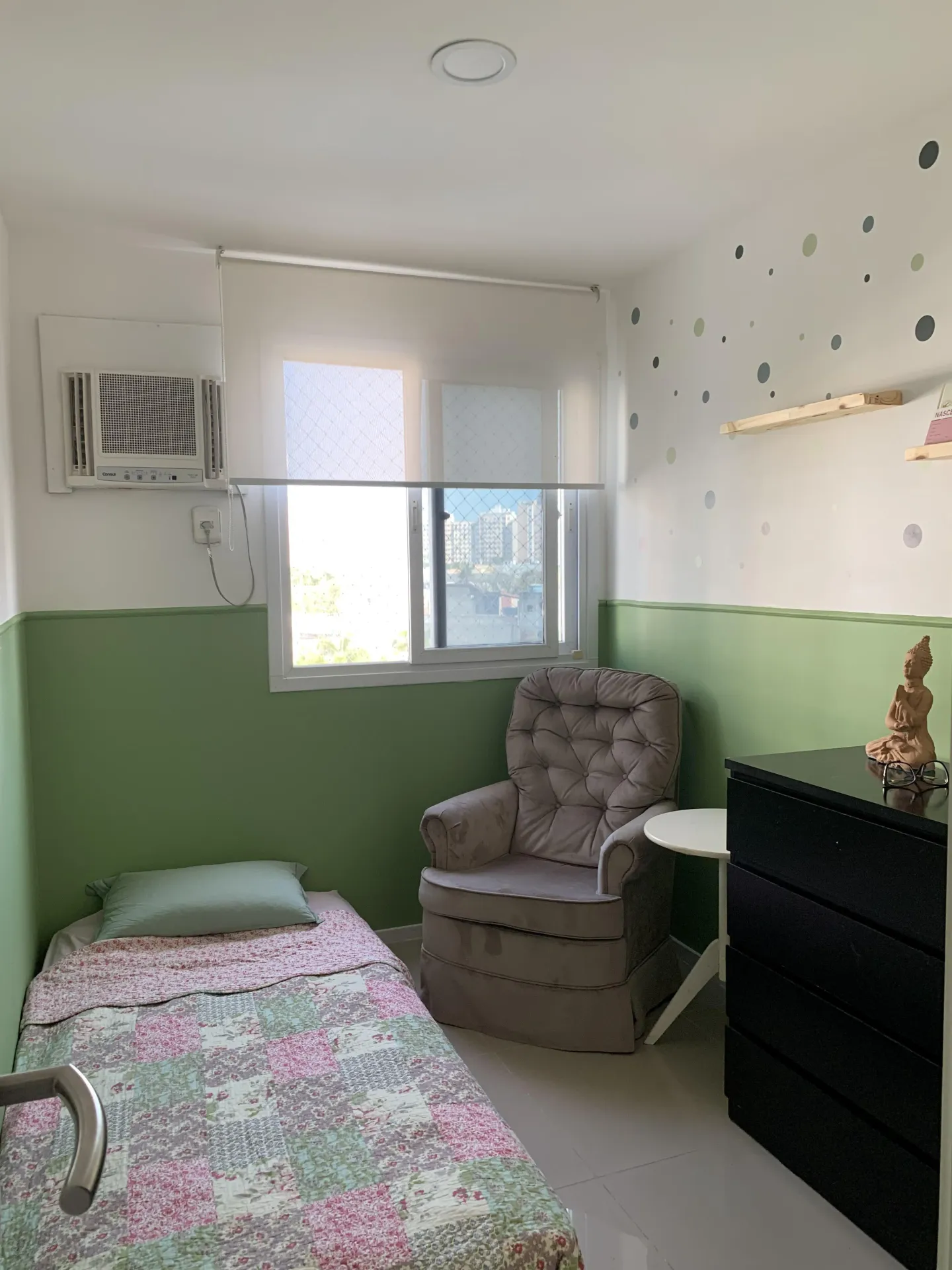 Furnished apartment, 74 m², with a glass-enclosed balcony — photo 41