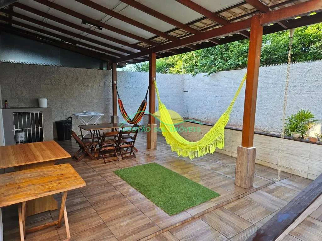 3-bedroom house with a private BBQ area