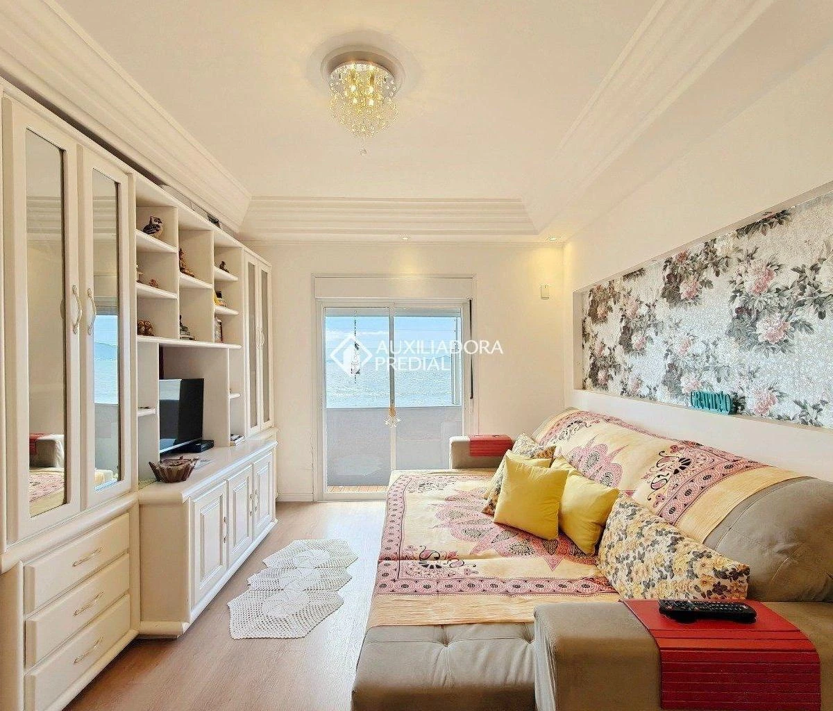 Water view in a 4-bedroom house, 320 m² — photo 5