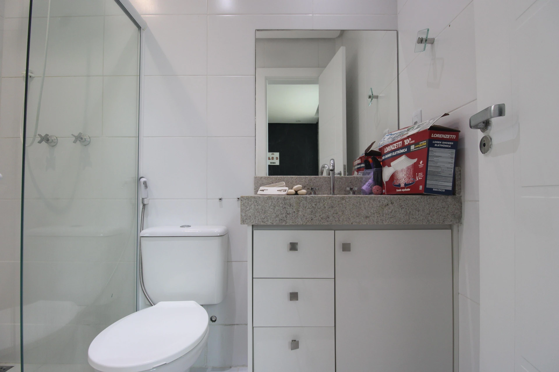 Casa mobiliada com 3 suítes e cozinha aberta com fogão a gás — photo 36