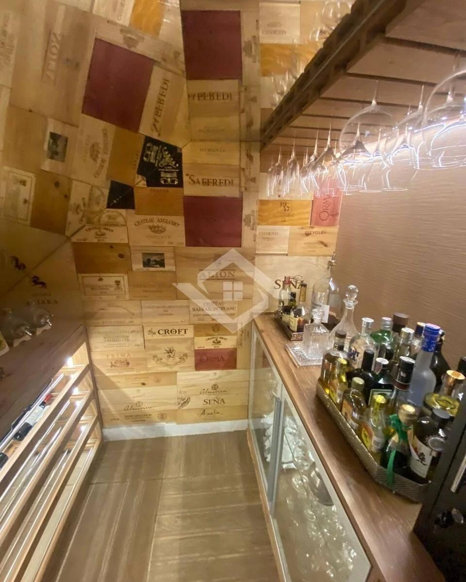 6 quartos e banheira: casa de 1000 m² — photo 29
