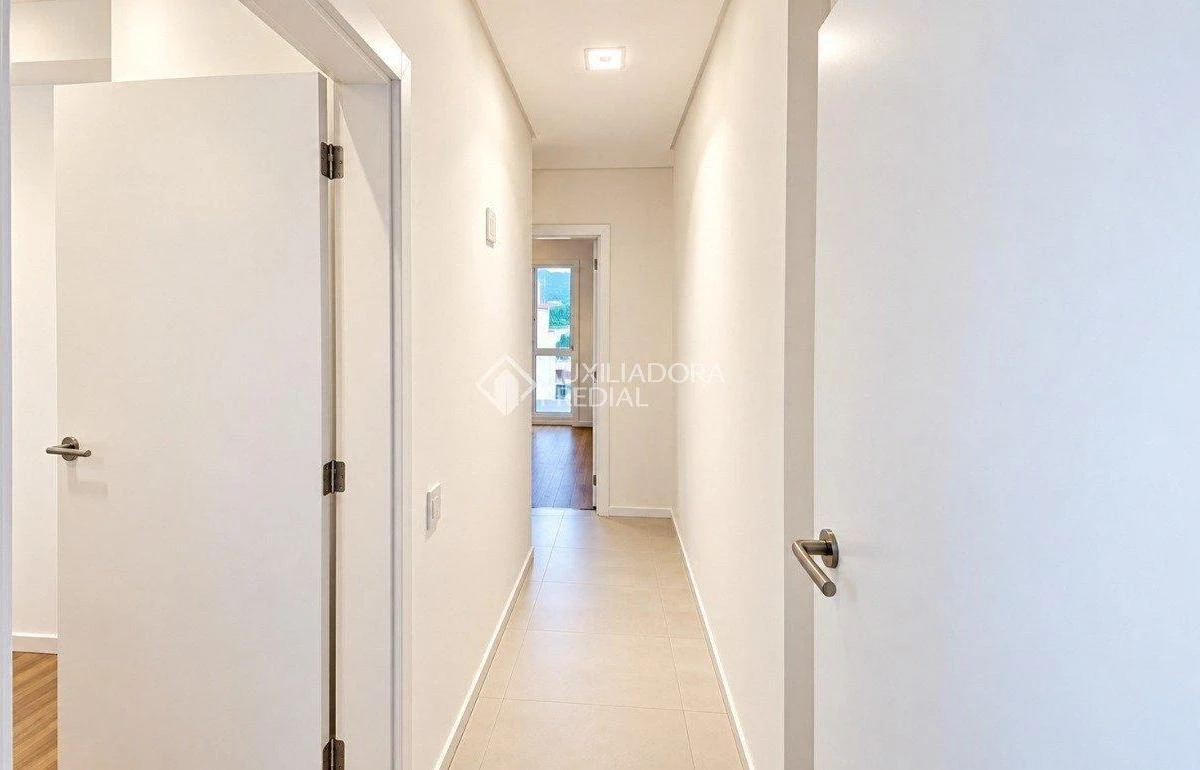 3-bedroom apartment with a park view in Florianópolis — photo 14