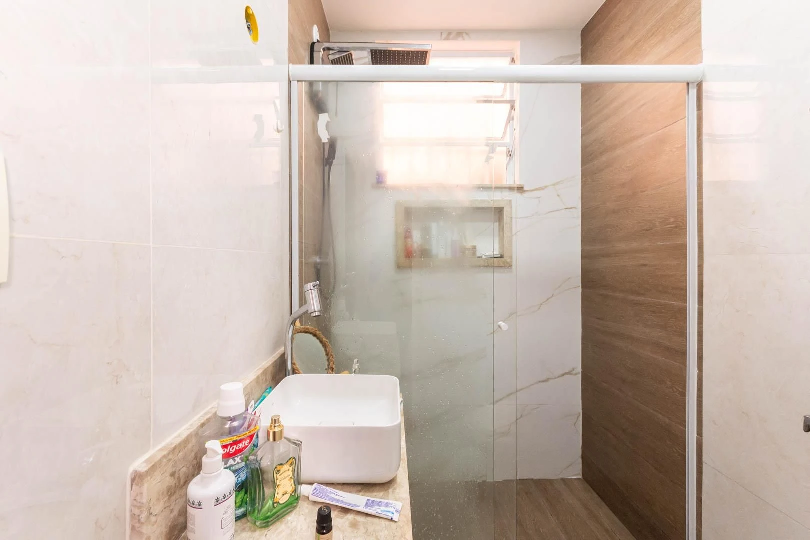 One-bedroom apartment with a washing machine — photo 17