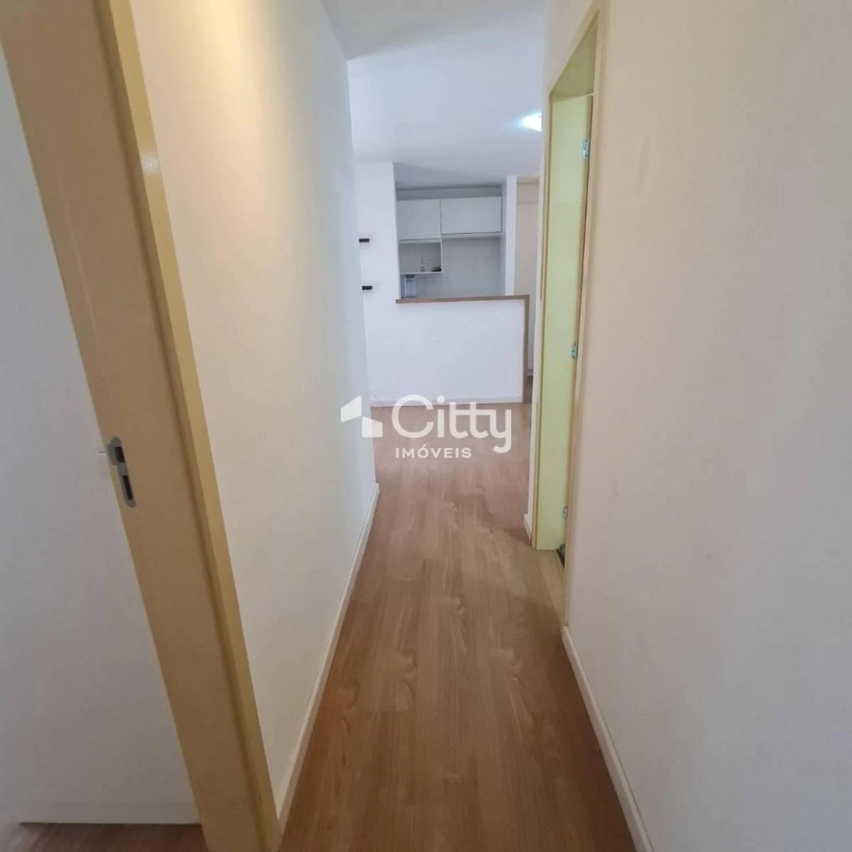 Apartment, 57 m², with wood or laminate floors — photo 4