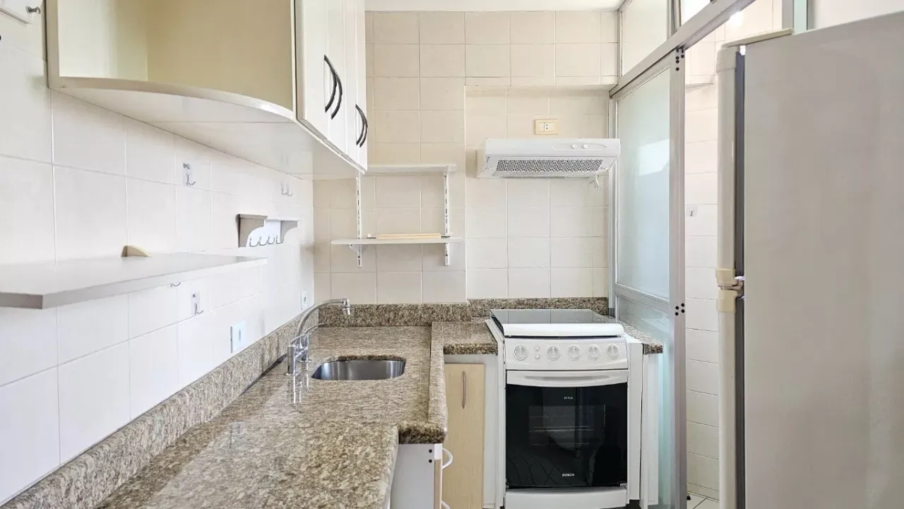 Furnished 2-bedroom apartment with parking and 53 m² — photo 2