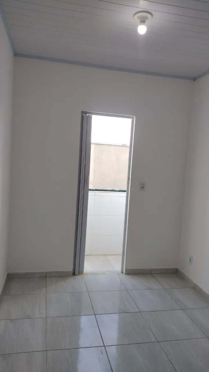 Apartamento sem mobília com 2 quartos e varanda — photo 9