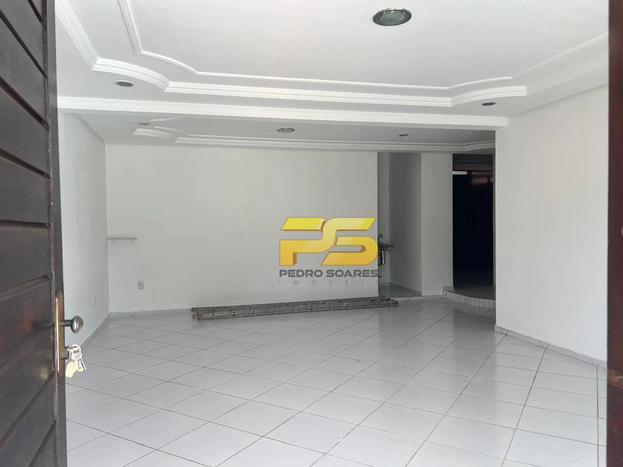 House with 5 bedrooms and 3 en-suite baths, 250 m² — photo 5