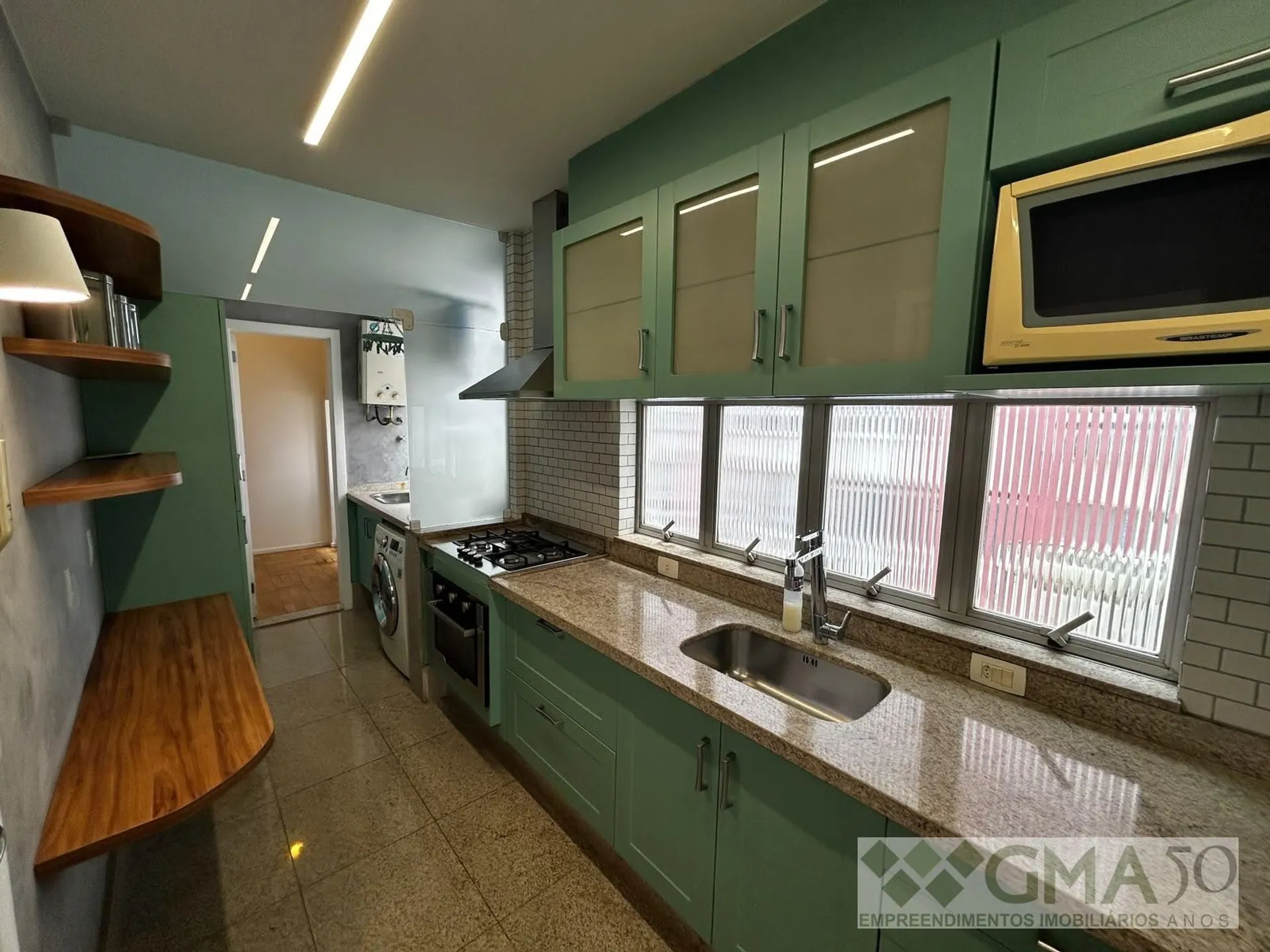 Рабочее место и 2 спальни: квартира 145 м² — photo 2