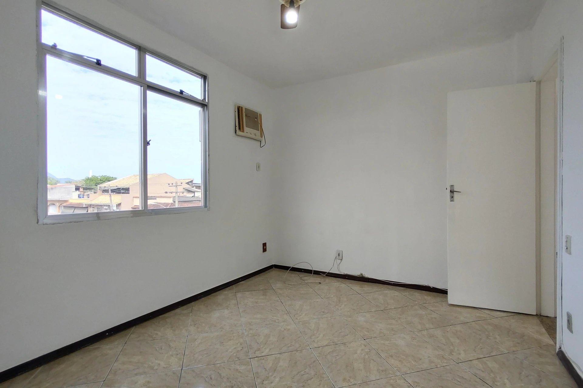 Unfurnished apartment with 2 bedrooms and 1 parking space — photo 31