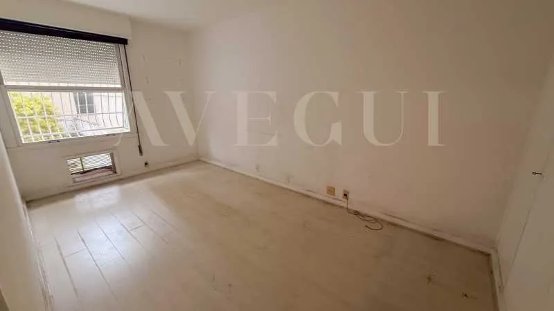 210 m² apartment with a balcony, 3 bedrooms and 5 baths — photo 15