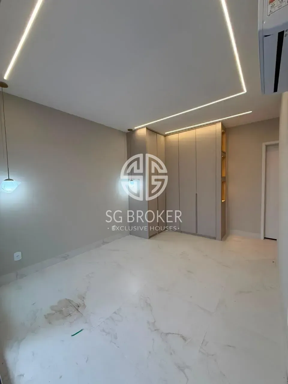154 m² apartment with 2 bedrooms and a balcony — photo 2