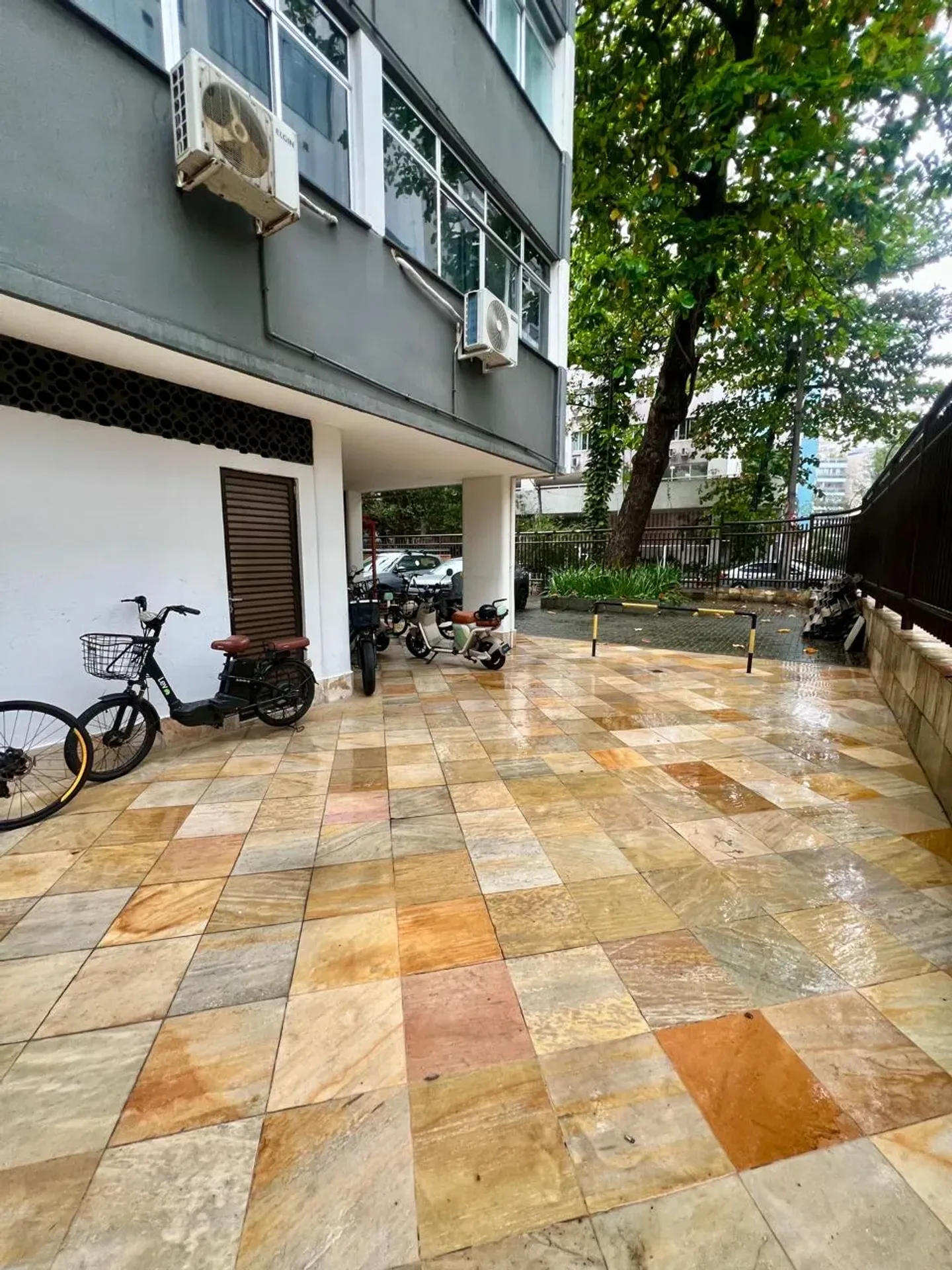 Furnished 3-bedroom rental apartment with 2 bathrooms — photo 22