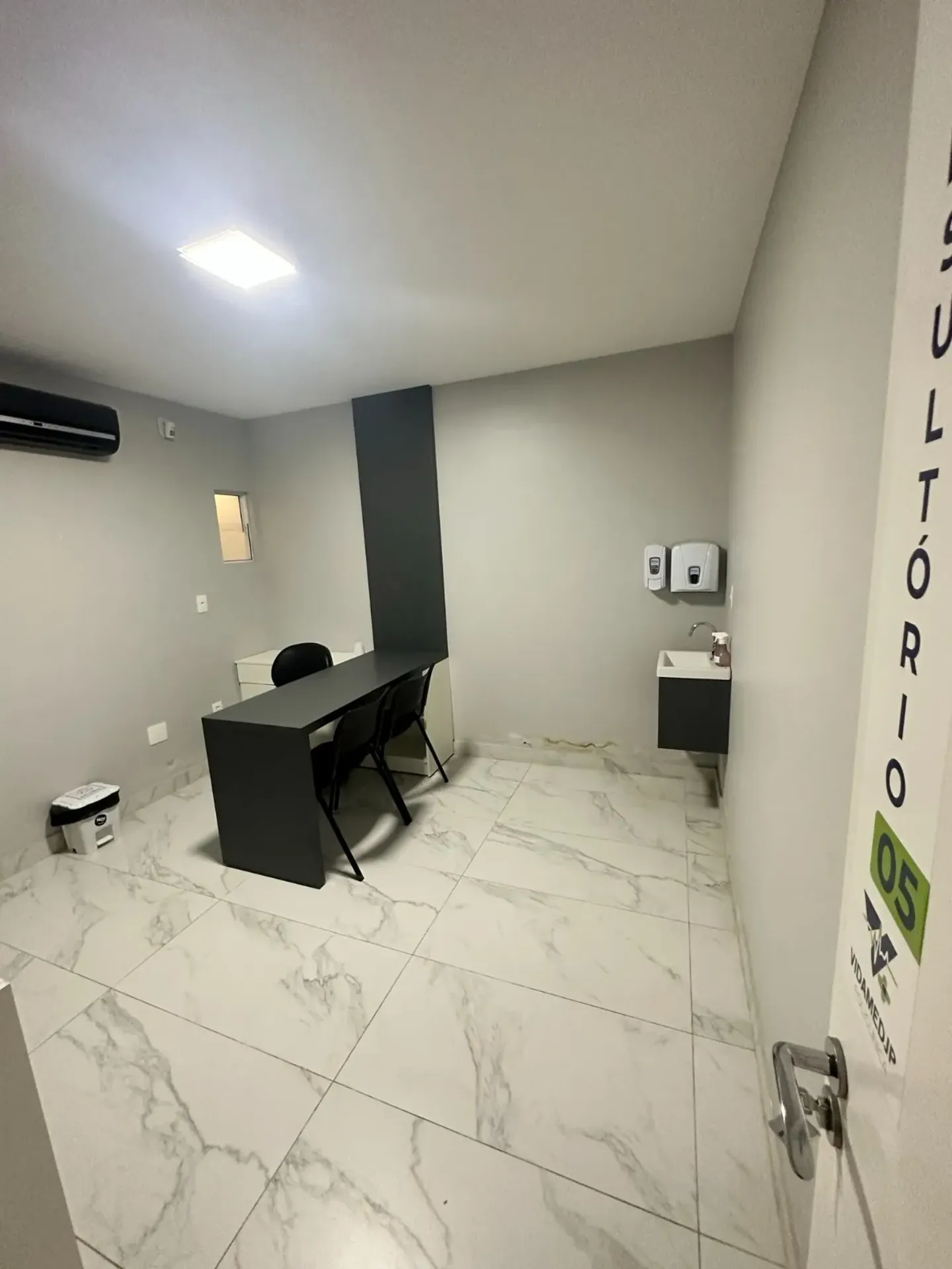 Estudio sin amueblar con 1 dormitorio y baño en suite — photo 8