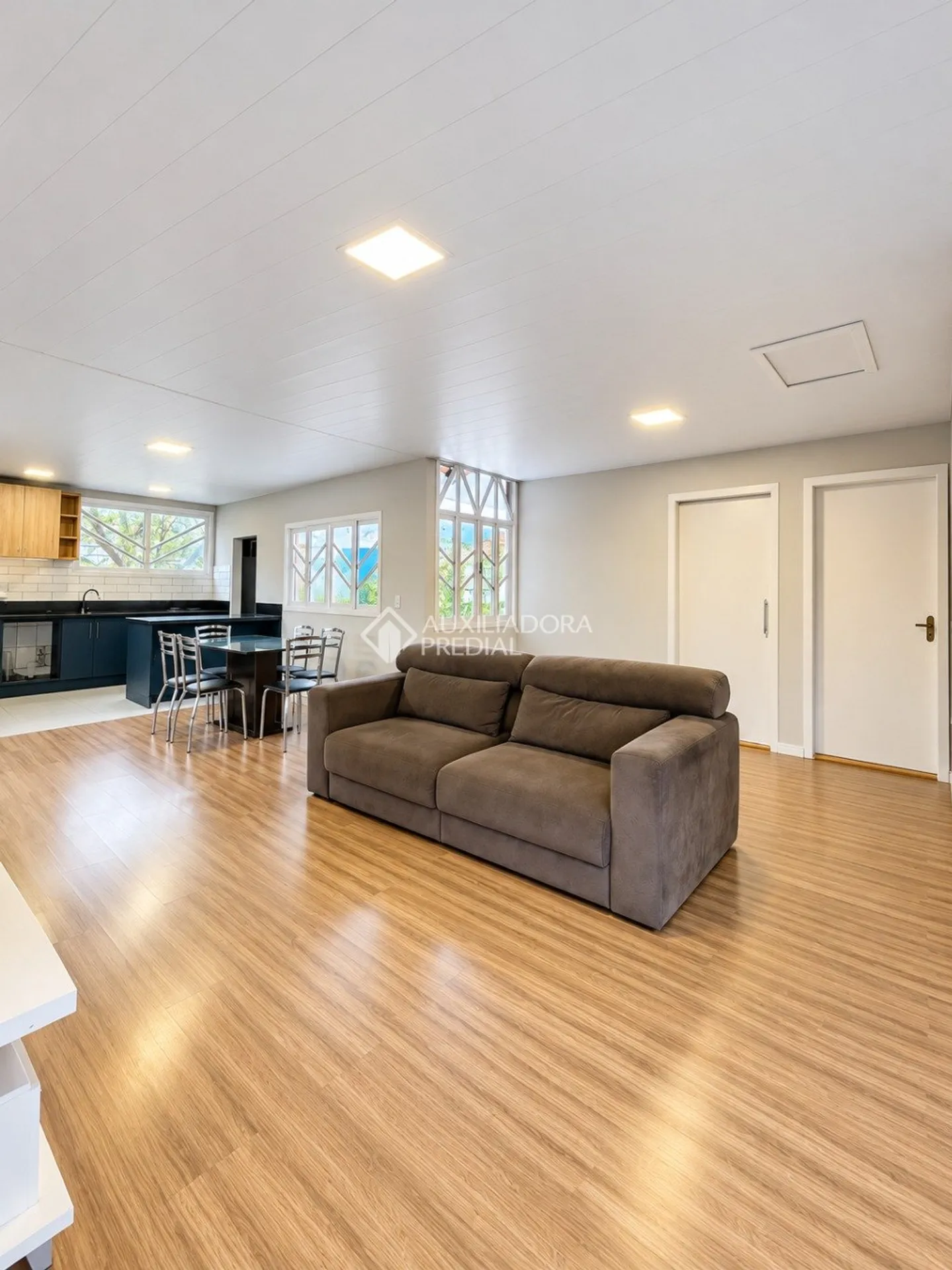 Furnished house, 100 m², with wood or laminate floors — photo 6