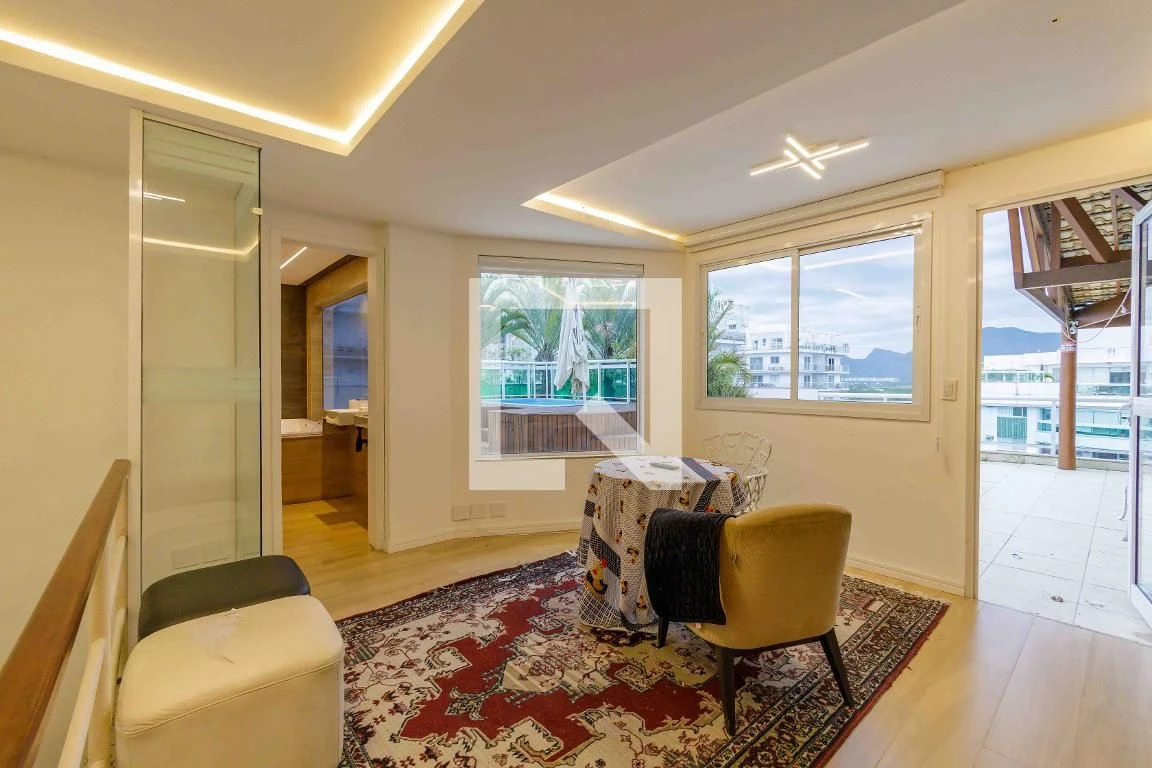Rental apartment with 4 bedrooms and a glassed-in balcony — photo 31