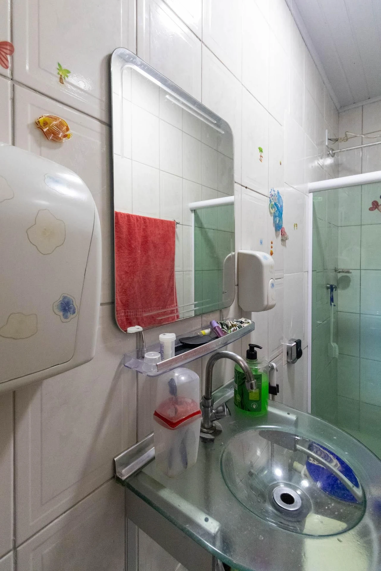 Casa mobiliada com 3 quartos e cozinha com fogão a gás — photo 19