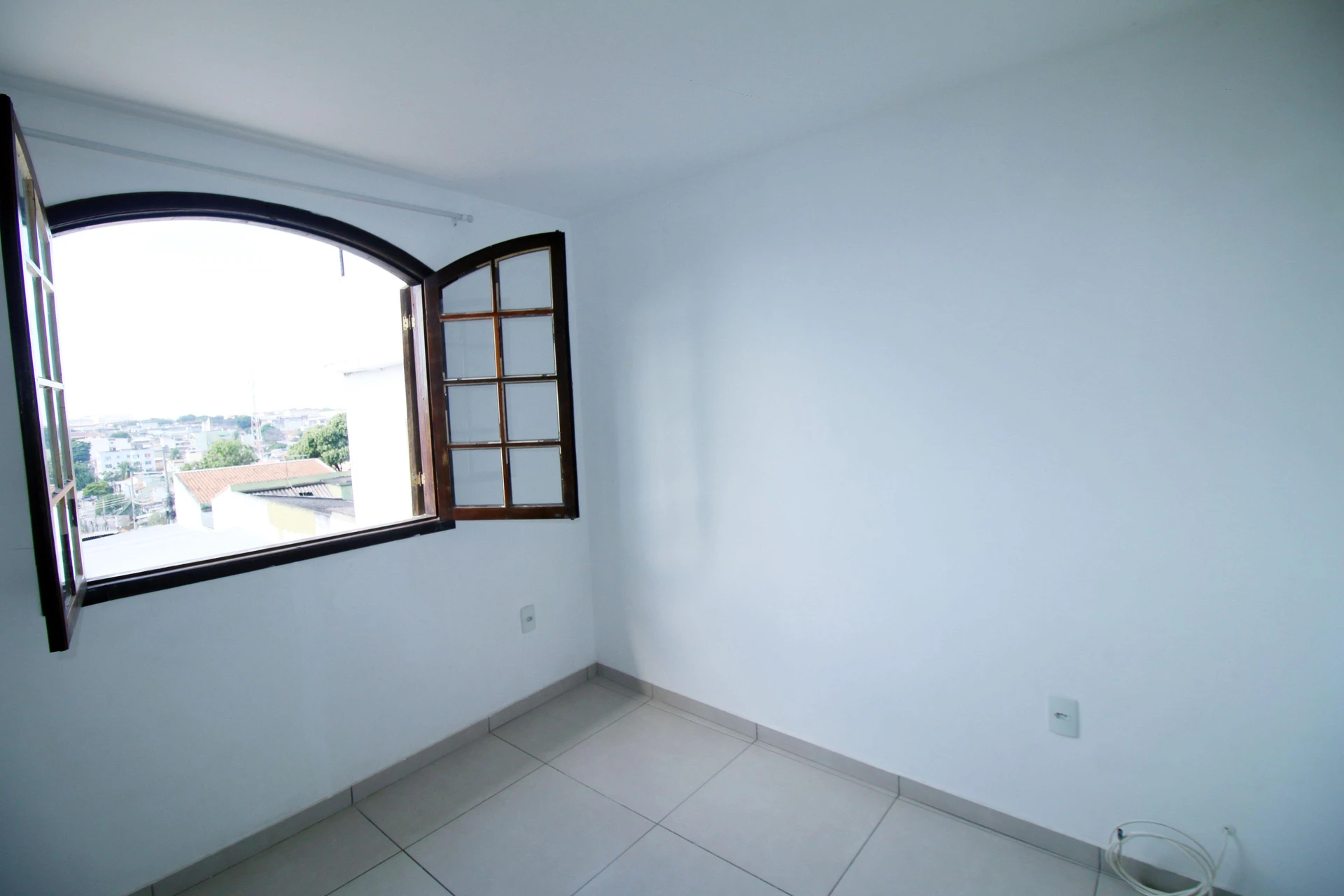 House with 2 bedrooms and 2 bathrooms plus parking — photo 25