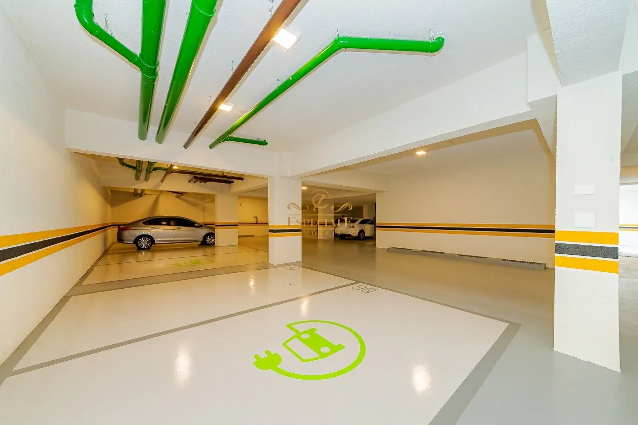 Furnished 186 m² apartment with 3 en-suite bedrooms — photo 40