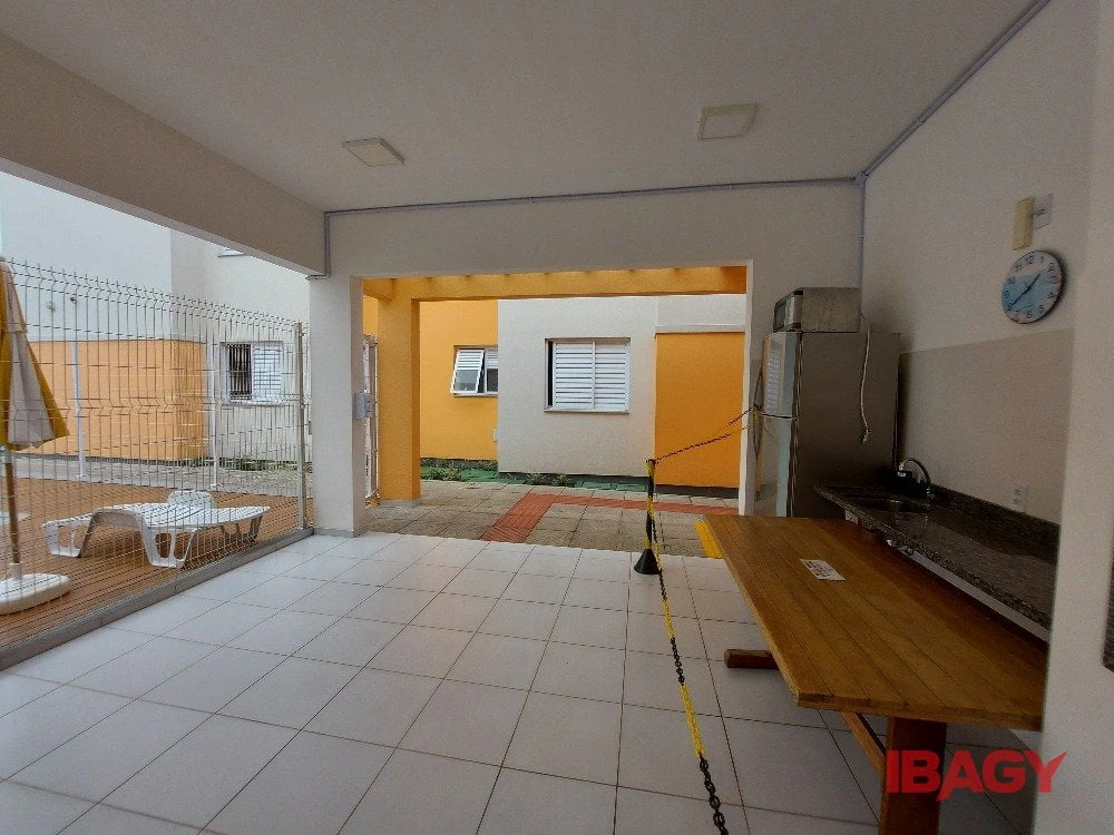 Piscina privada y 2 dormitorios: departamento de 54 m² — photo 27