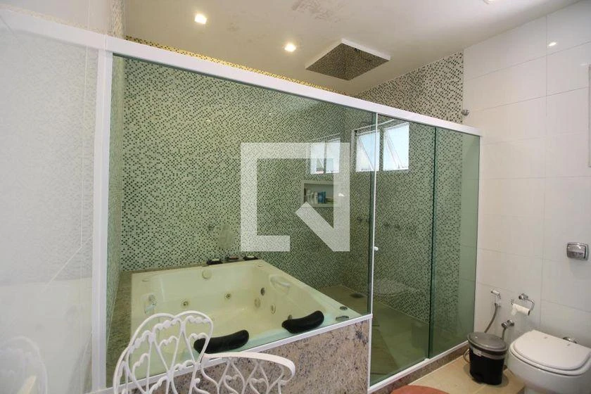Condominium house with 4 bedrooms and 329 m² — photo 36
