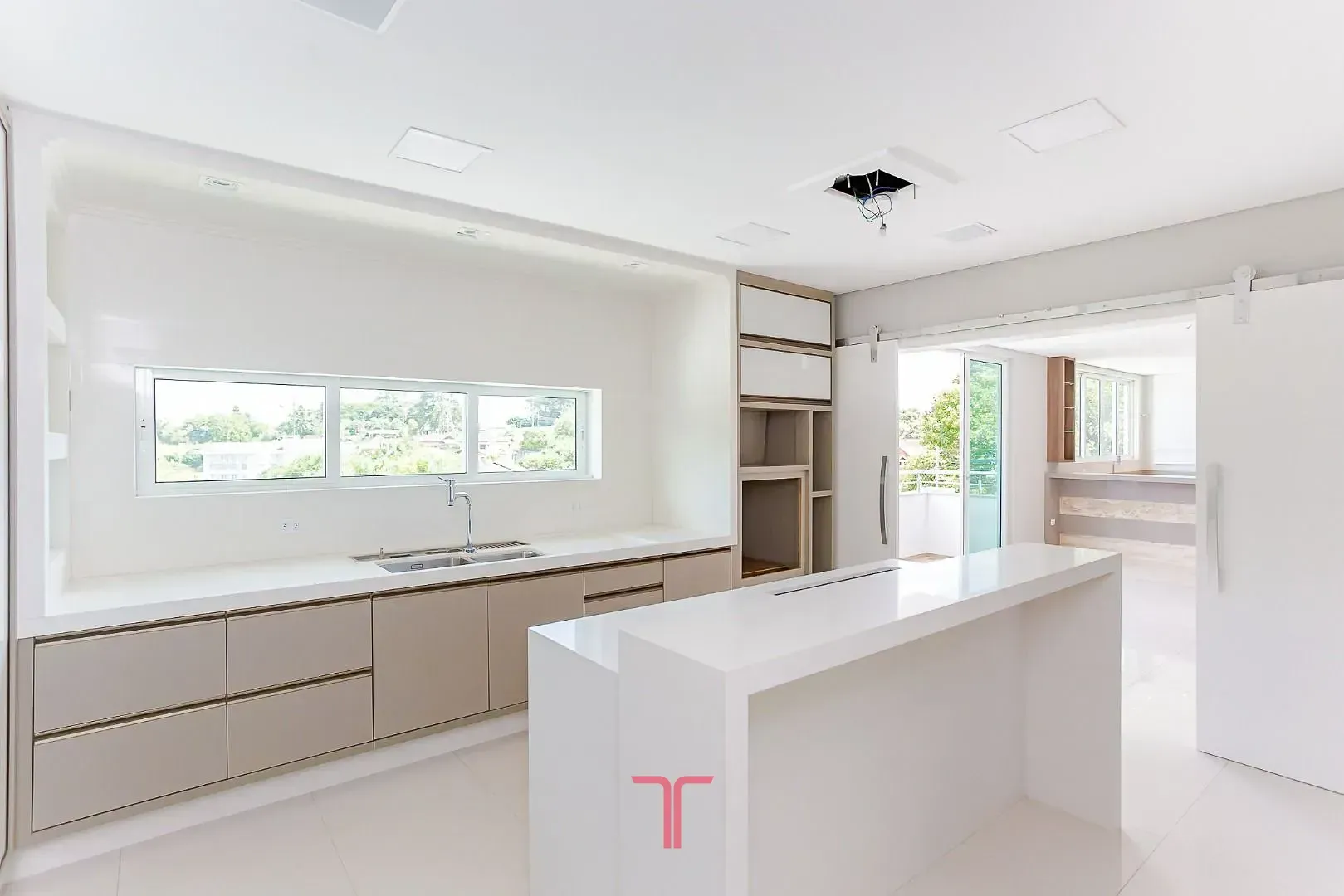 Дом 550 м² с 5 спальнями и приватным садом — photo 3