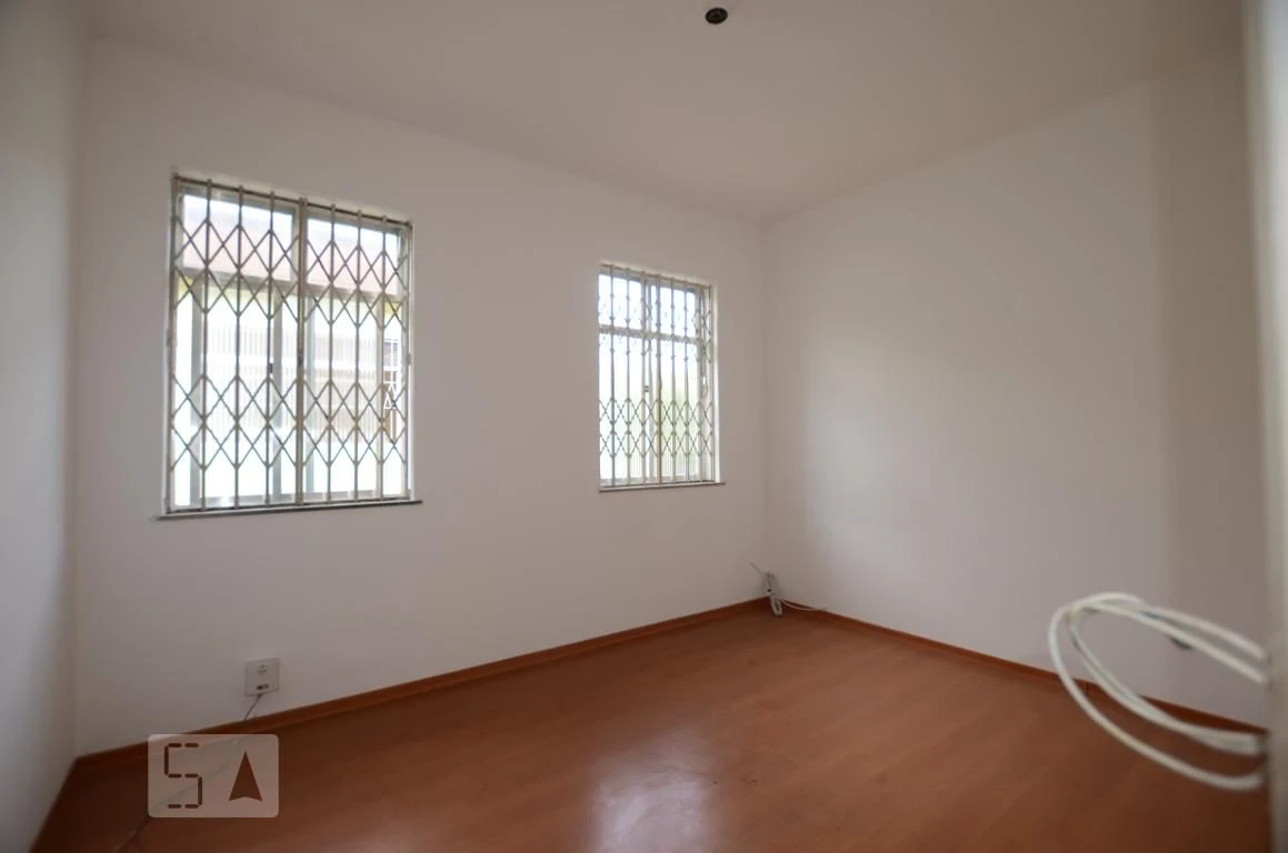 Casa sem mobília com 2 quartos, quintal e varanda — photo 2