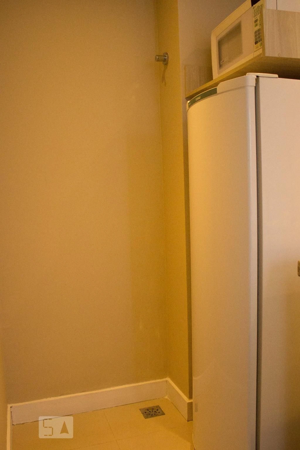 Furnished 2-bedroom apartment with a balcony — photo 25