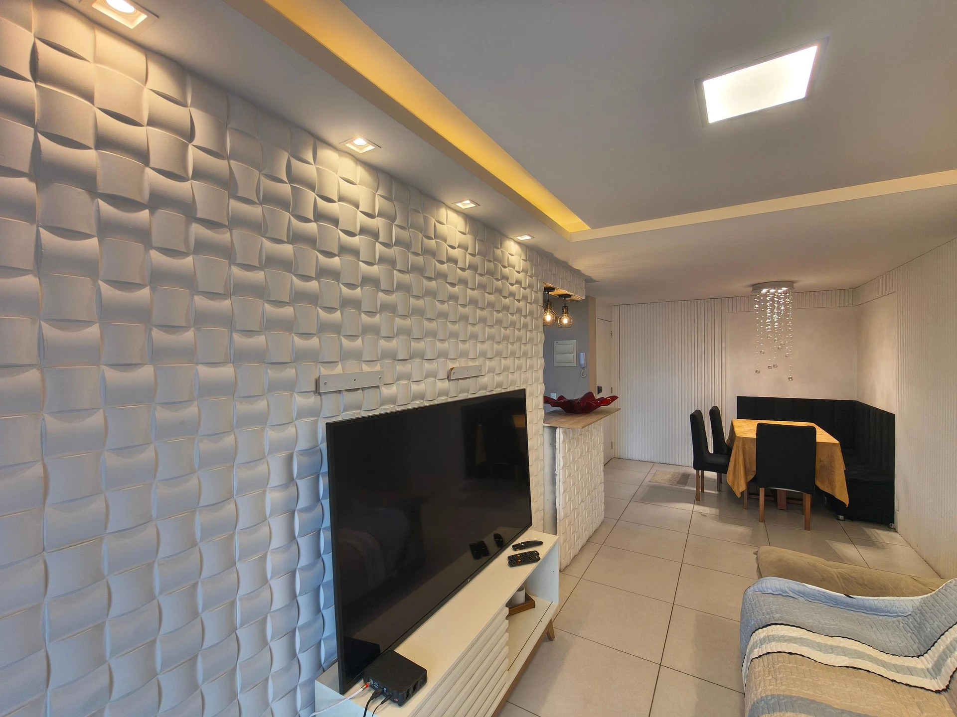 3-bedroom apartment with a mountain view — photo 8