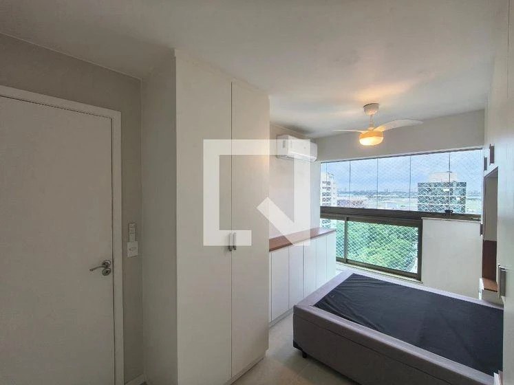 3-bedroom apartment with a glass-enclosed balcony — photo 22
