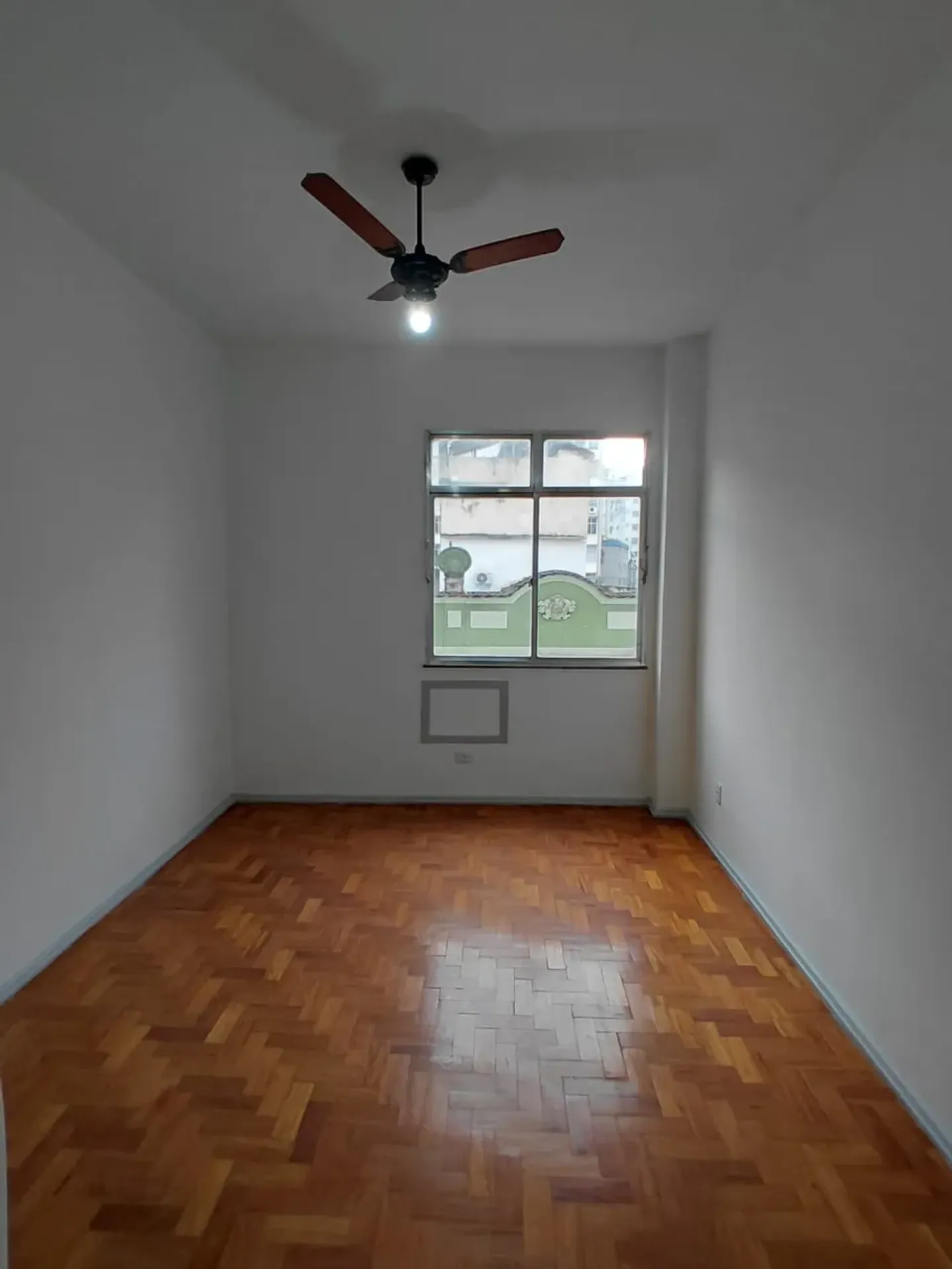 Studio com piso de madeira ou laminado, Lapa — photo 4