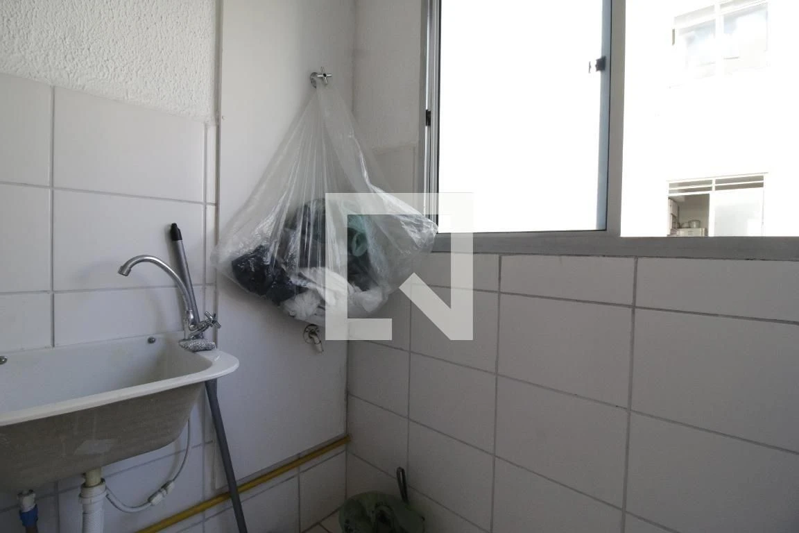 Furnished apartment with 2 bedrooms and 1 bathroom — photo 21
