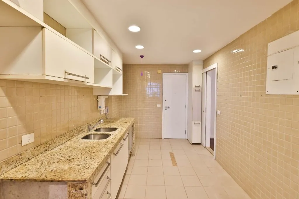 3-bedroom apartment with 2 baths and 125 m² floor area — photo 23