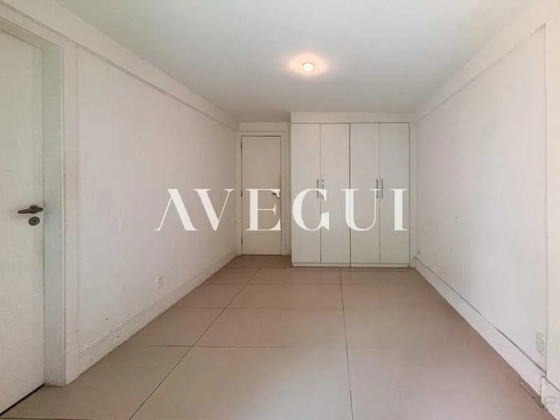 Apartamento com 4 quartos e varanda com box de vidro — photo 14