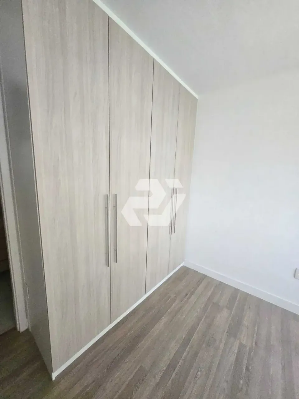 Unfurnished 2-bedroom apartment with 3 bathrooms and balcony — photo 13