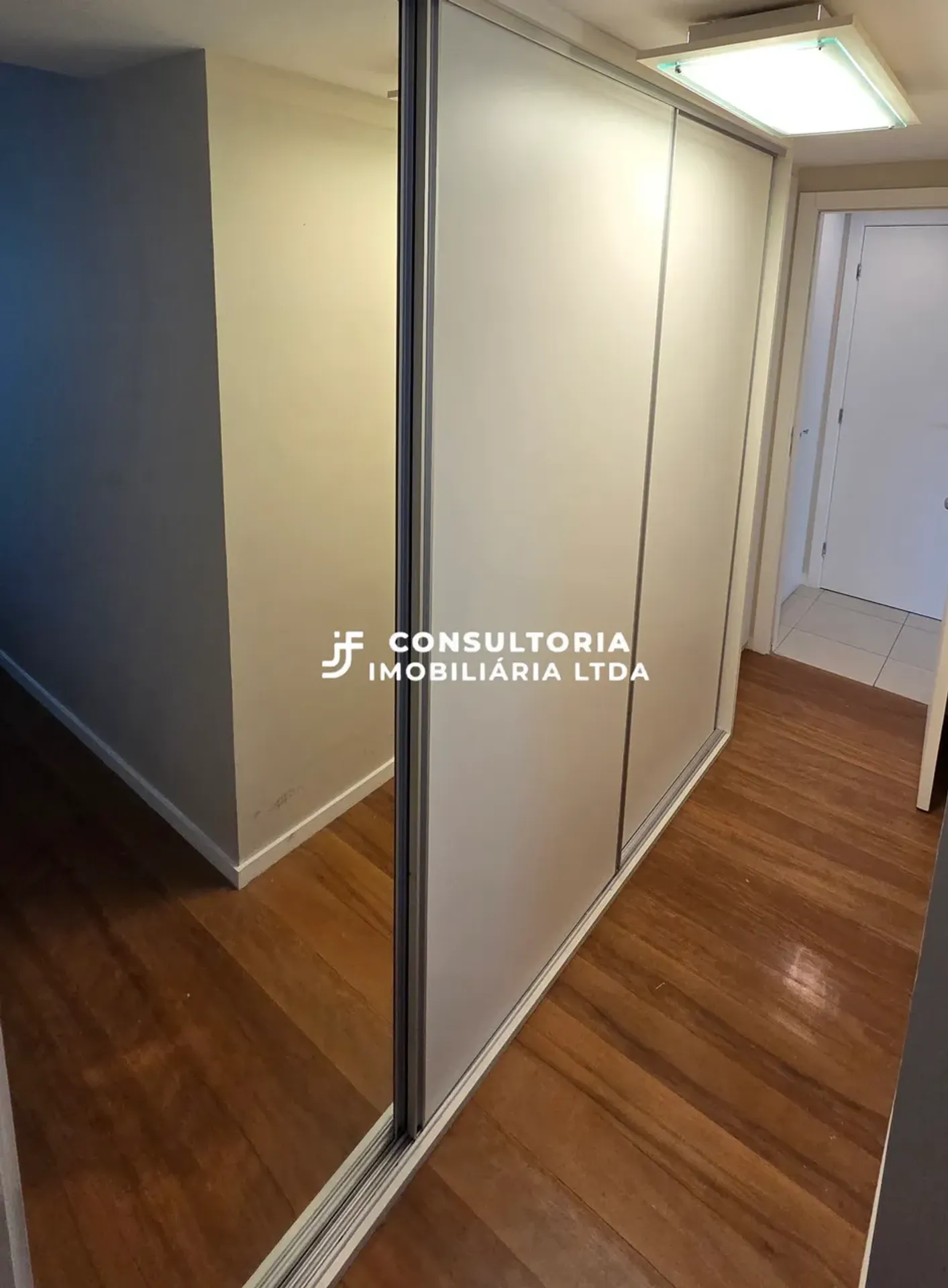 3-bedroom apartment in a building with a sauna — photo 43