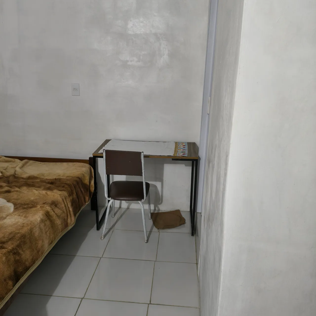 20 m² studio with a home office and a washing machine — photo 5