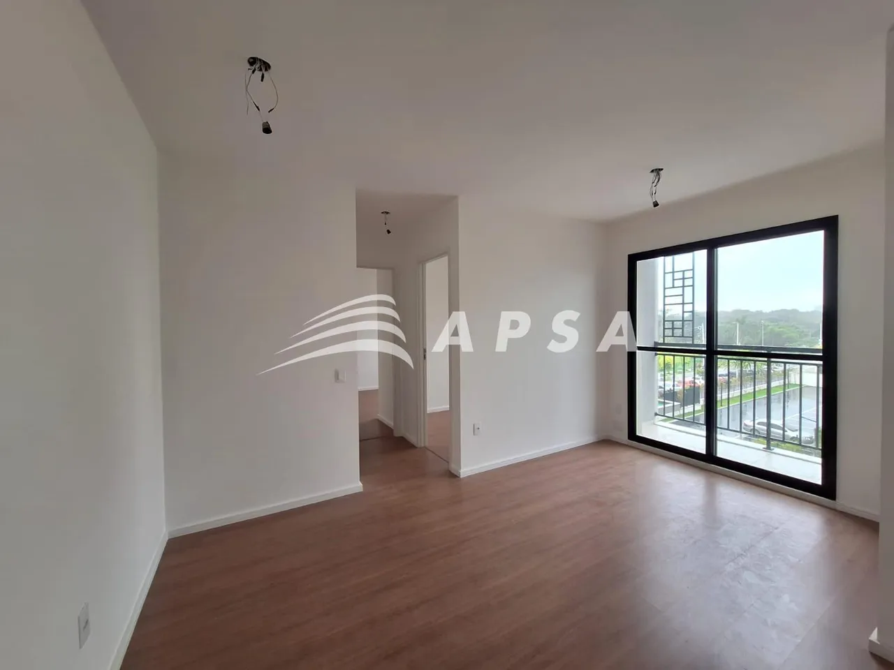 Apartamento sem mobília com 2 quartos e varanda — photo 4