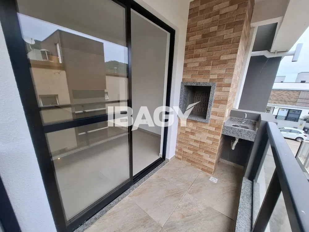 90 m² apartment with 2 bedrooms and a balcony — photo 19