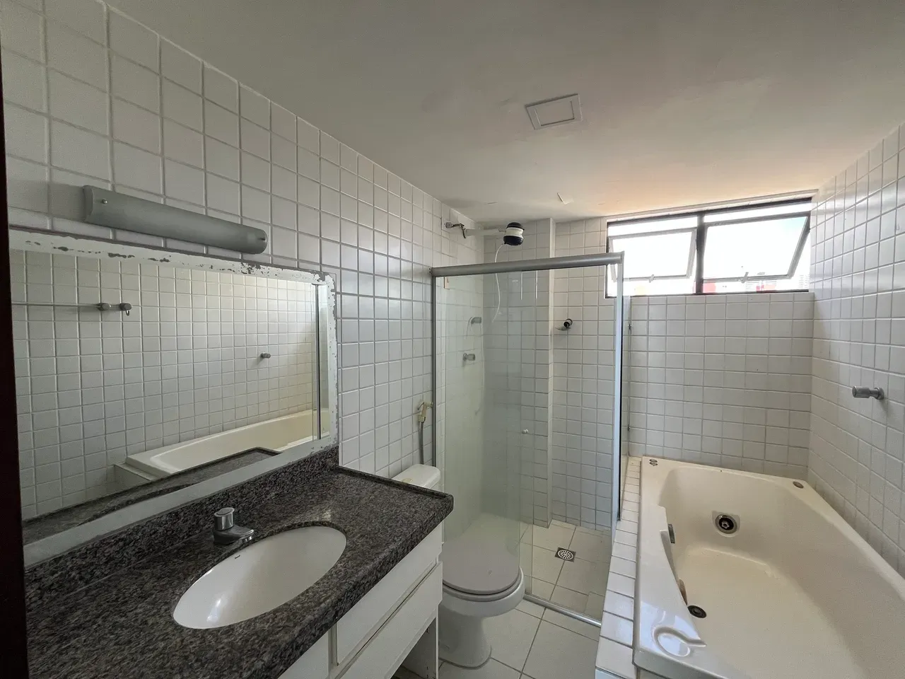 Вид на воду та 4 спальні: квартира 156 м² — photo 10