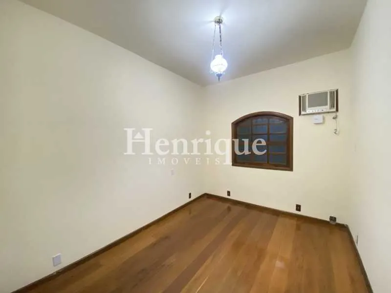 Casa de 4 dormitorios con vestidor — photo 17