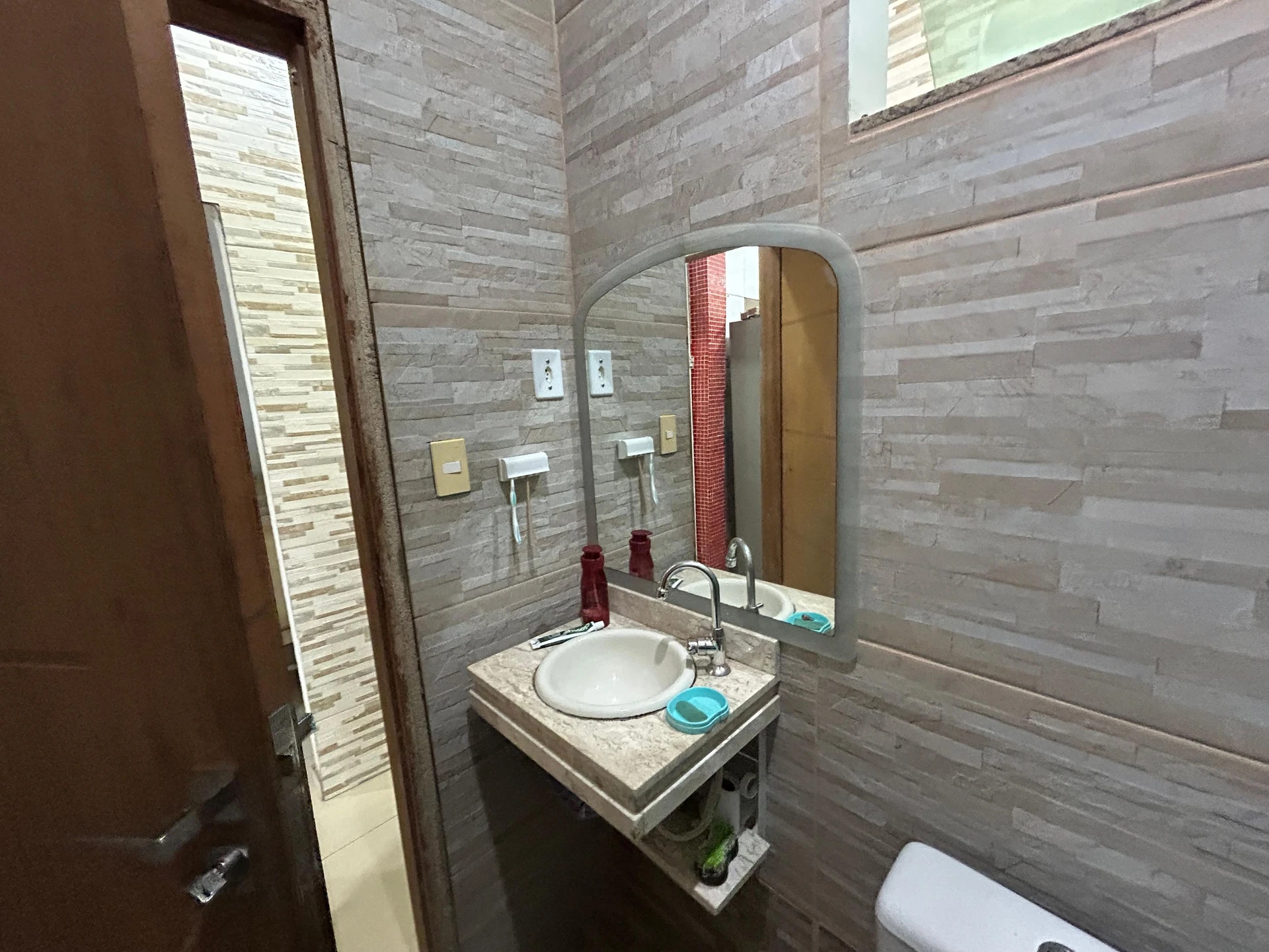 Rental house with 2 en-suite bedrooms and balcony — photo 40