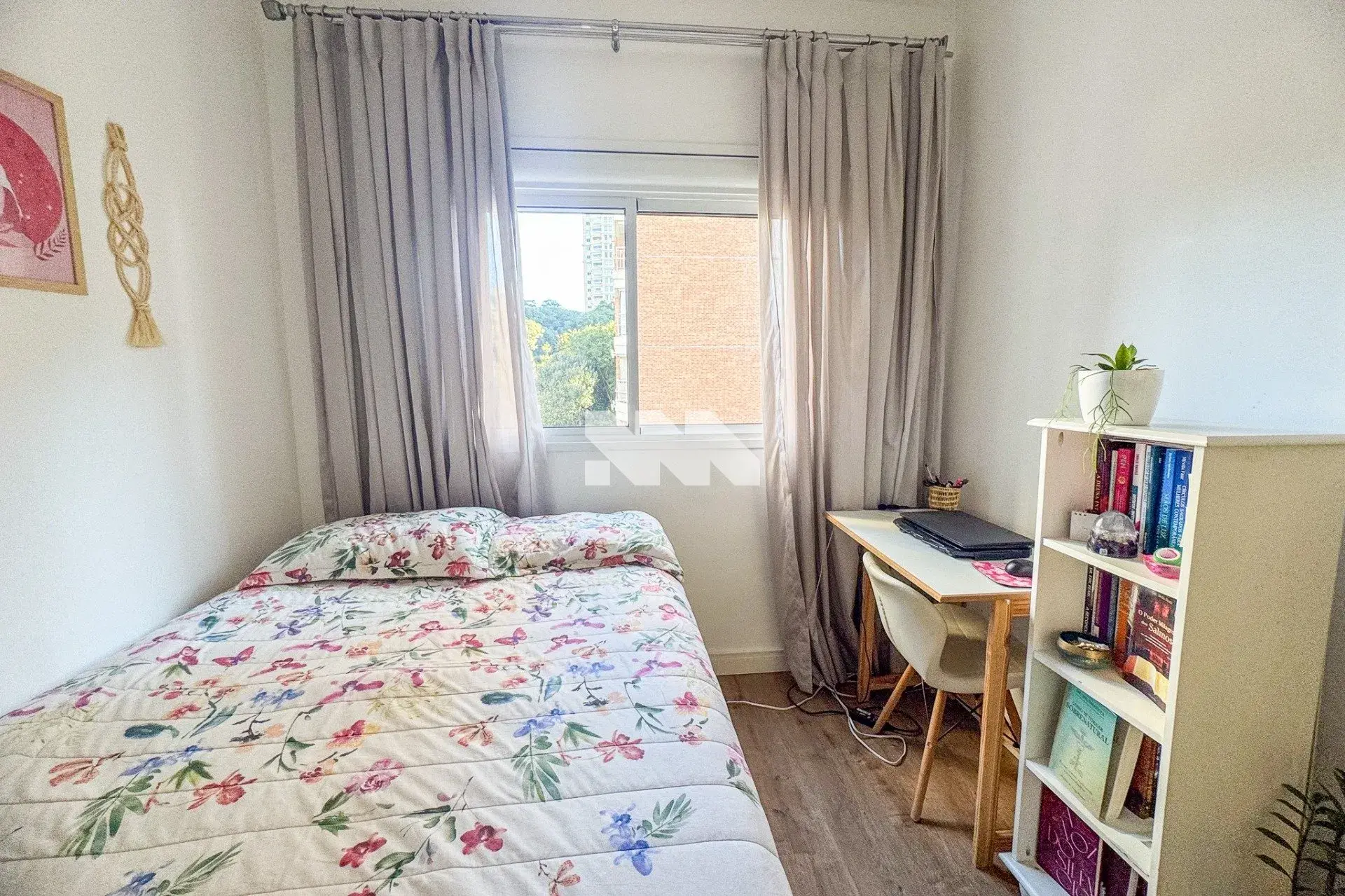 Semi-furnished apartment with 3 bedrooms and balcony grill — photo 49