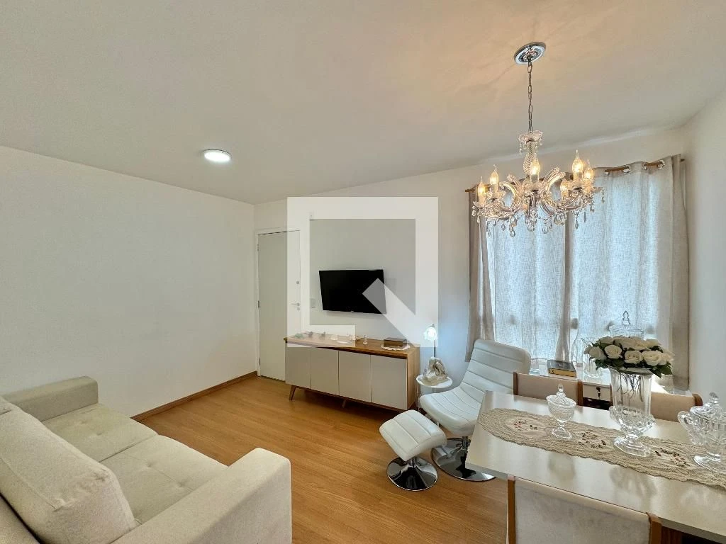 Apartamento mobiliado com 2 quartos e 1 vaga, vista de montanhas