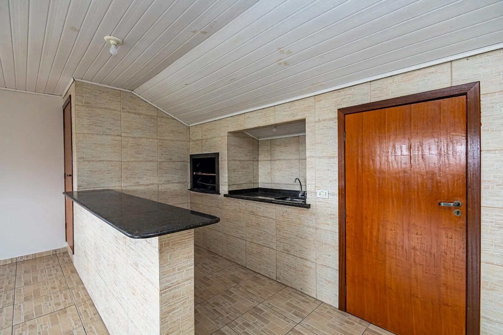 Casa com 2 dormitórios e 300 m² — photo 38