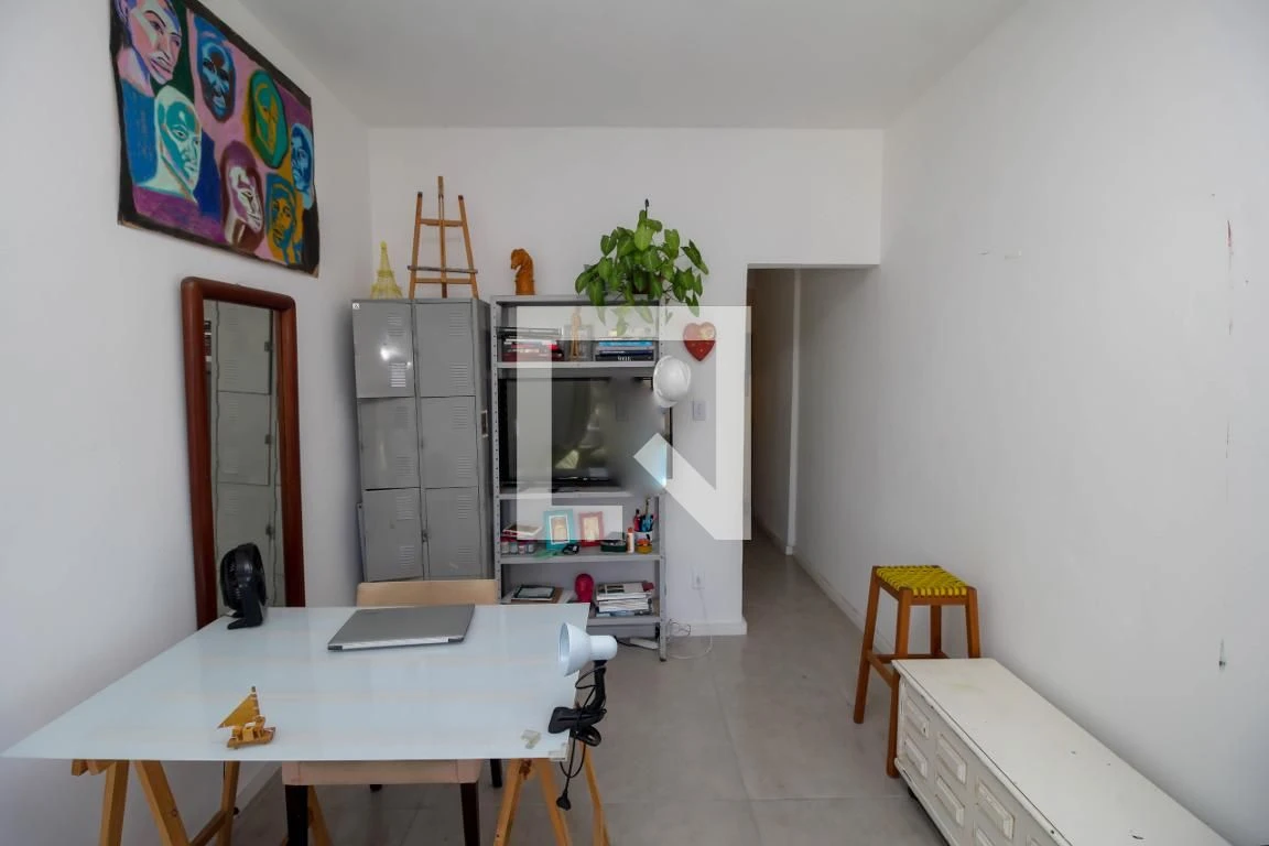 Furnished studio, 32 m², with a home office — photo 13