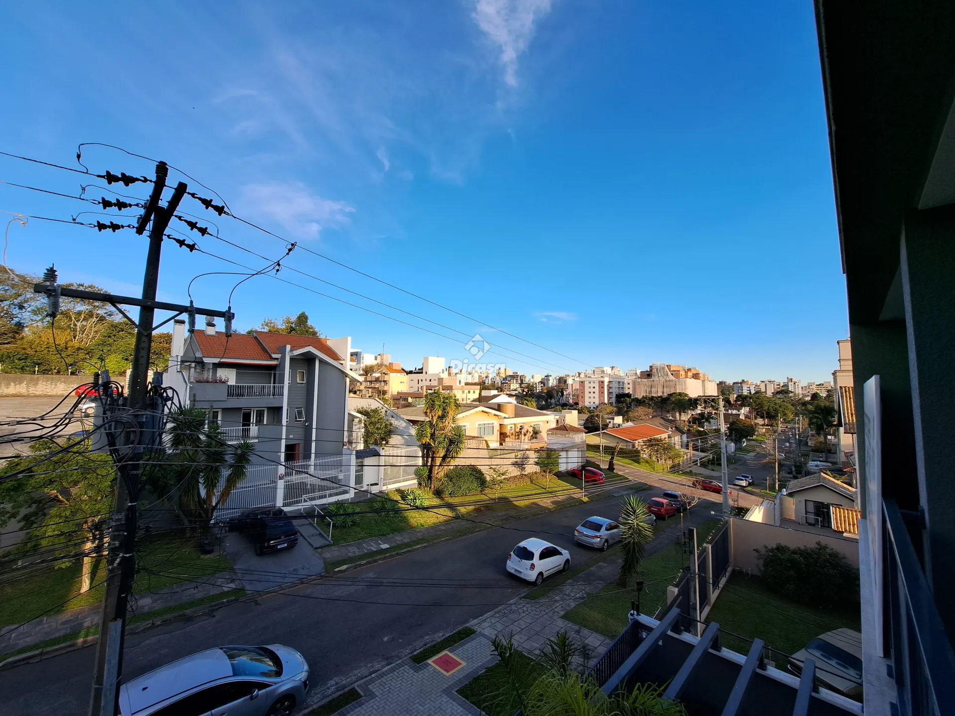 Glass-enclosed balcony in a 2-bedroom apartment, 68 m² — photo 37