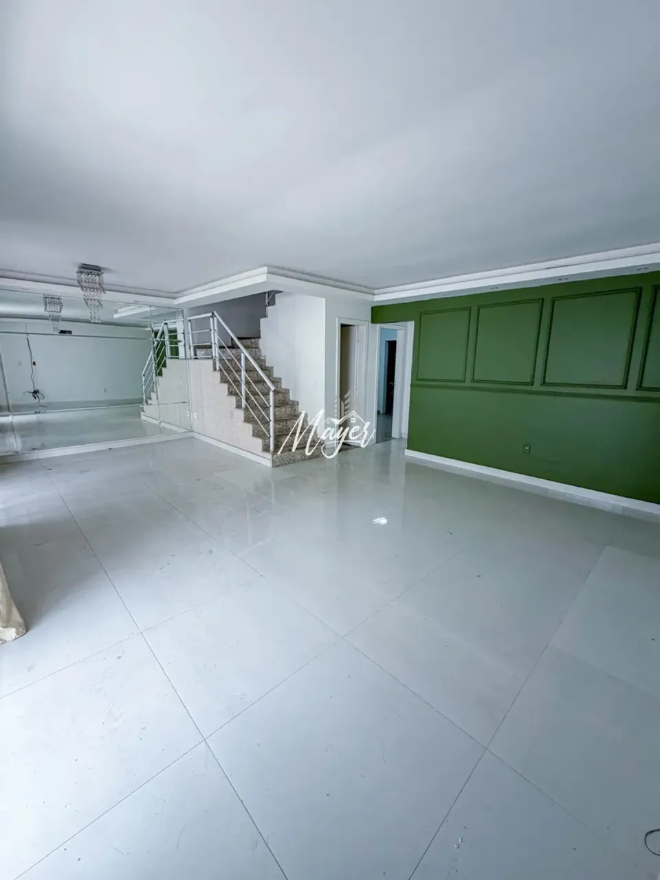 House with 4 bedrooms and 5 bathrooms, separate kitchen — photo 6
